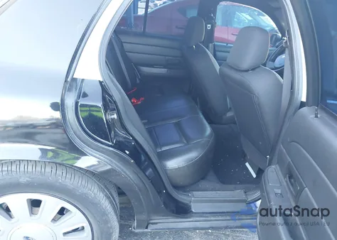 2010 Ford Crown Victoria Police Interceptor z USA, uszkodzony, nr VIN 2FABP7BV3AX121961